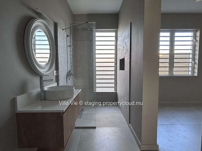 Charmoses – New family home with 4 en-suite bedrooms, a swimming pool and a garden