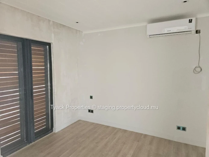 Elegant 2-Bedroom Villa with Pool & Office Space – Cap Malheureux