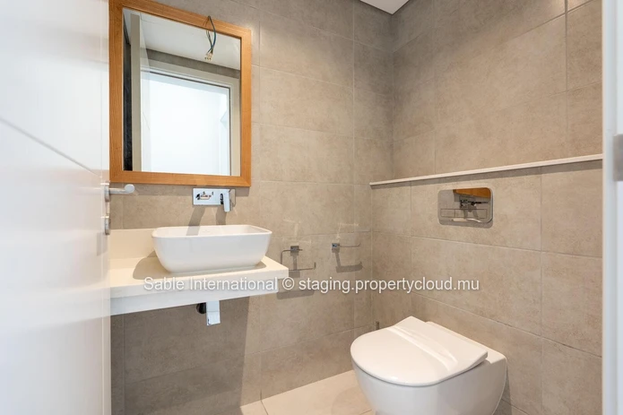 Luxurious Apartment with Private Pool & Sea Views in Pointe aux Canonniers