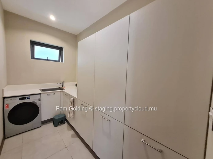Stylish 3-Bedroom Ground-Floor Apartment for Sale in Pointe aux Canonniers - Le Savoy Complex (Sole Mandate)