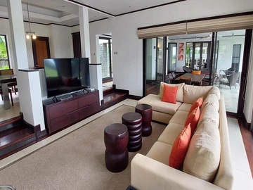 5 Bedroom Villa