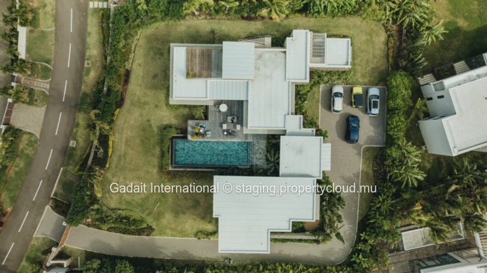 Villa Sunrise : 4 bedroom villa for rent with garden view | Anahita Beau Champ