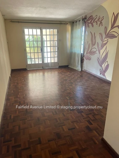Maison meublée 4 chambres à louer au coeur de Floreal avec jardin privé