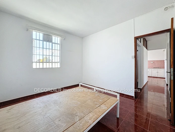 Maison spacieuse de 300 m² dans un quartier calme