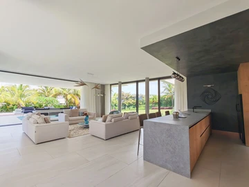 5 Bedroom Villa
