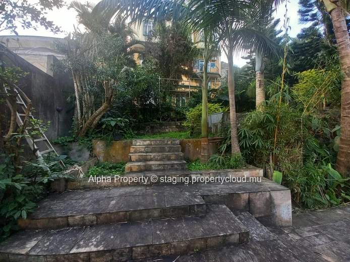 House of 350 m2 with River & Mountain Views for sale at Rs 30M