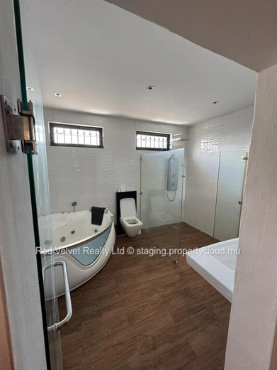 FOR SALE: Spacious 4-Bedroom House in Vacoas – Rs 25M