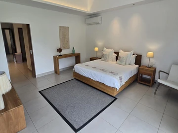5 Bedroom Villa