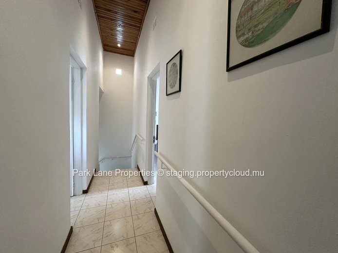 Live in the heart of Grand Bay, close to all commodities!