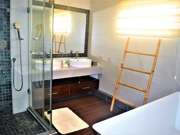 3 Bedroom Commercial Property