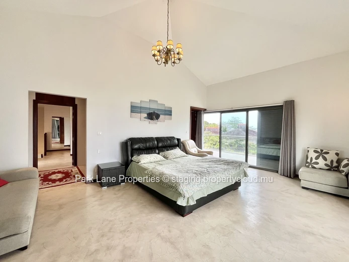 Modern 450 m² Home for Sale in Coral Residence, Vieux Grand Port