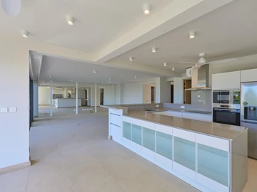 4 Bedroom Apartment