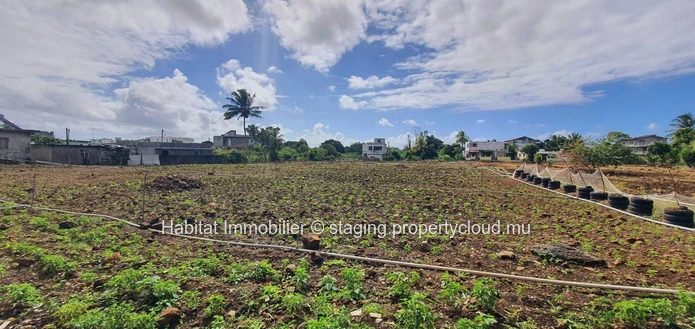 FOR SALE -  Beautiful plot of land of 1 acre 06 with access on 2 roads located in Bramsthan
