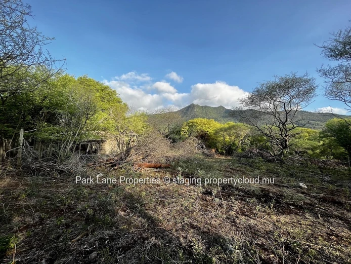 Terrain Résidentiel De 1 146 m² – Les Riverains