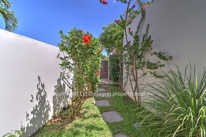 4-bedroom villa + independent studio