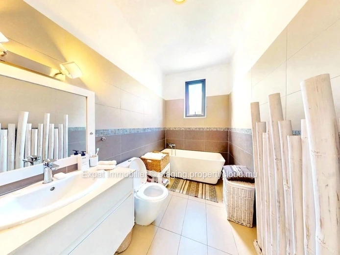 Exceptional Villa Accessible to Foreigners with Residence Permits in Grand Baie
