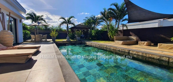 FOR SALE - sumptuous furnished and equipped single storey contemporary villa of 267 m2
