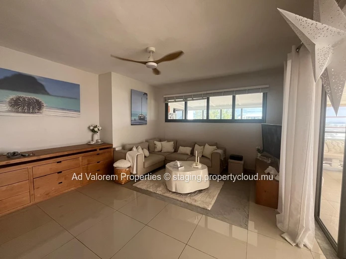 Stunning Furnished Penthouse for Rent in Black River – 150 m² (Sole Mandate)
