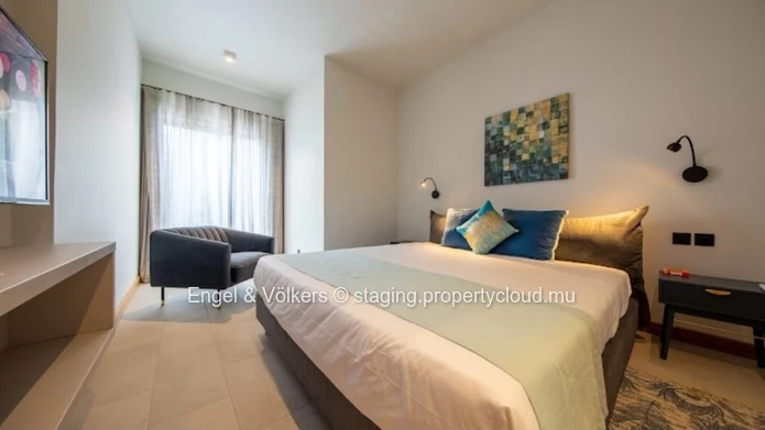 Modern & Convenient Beachfront Apartment