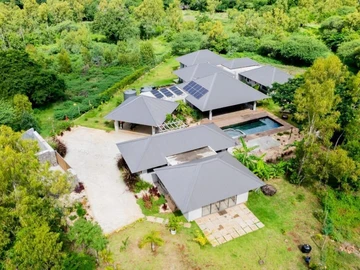 6 Bedroom House