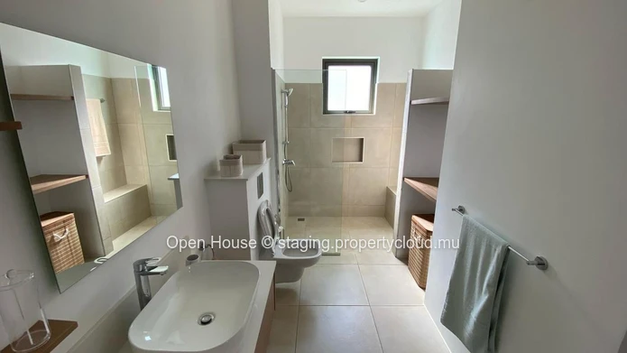 Luxury Villa with Private Pool in Pereybere - 3 Beds, Office, & More! Rs - Don't Miss Out!