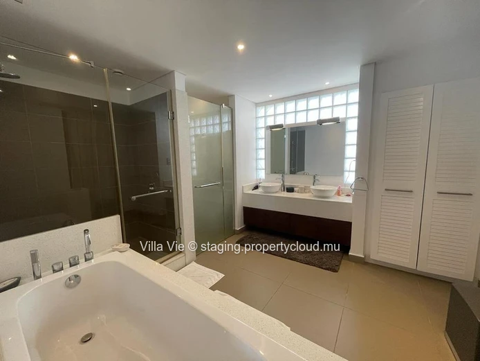 Azuri - 3-Bedroom Ensuite Duplex with Private Pool