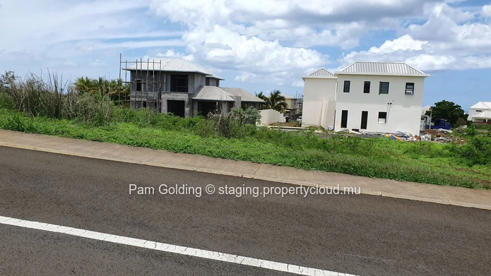 Plot of land for sale in gated estate