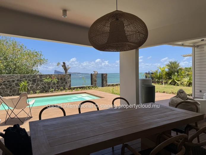 Villa pieds dans l'eau à louer – Pointe d'Azur, vue panoramique Coin de Mire & Îles du Nord