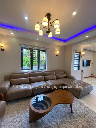 Villa for Rent in Péreybère, North