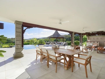 4 Bedroom Villa