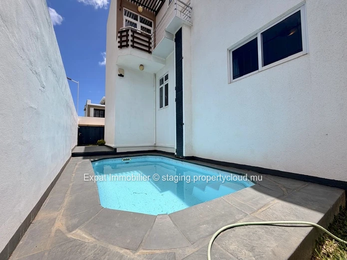 For rent – Duplex with garden and private pool in Grand Baie 
