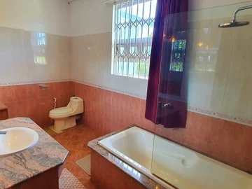 4 Bedroom Villa