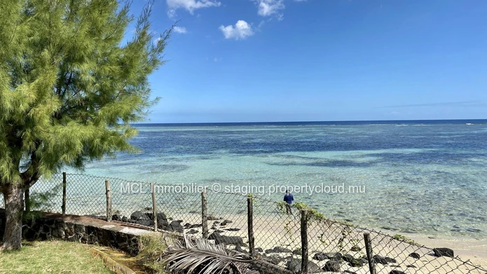 7 bedroom beachfront villa in Albion