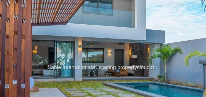 Stunning RES Townhouse with Private Pool in Balaclava Area - 298m² Living Space, 375m² Land, Fitness Room, Veranda, 