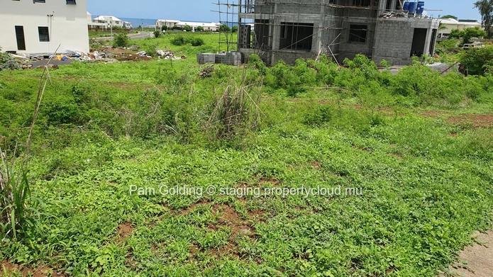 Plot of land for sale in gated estate