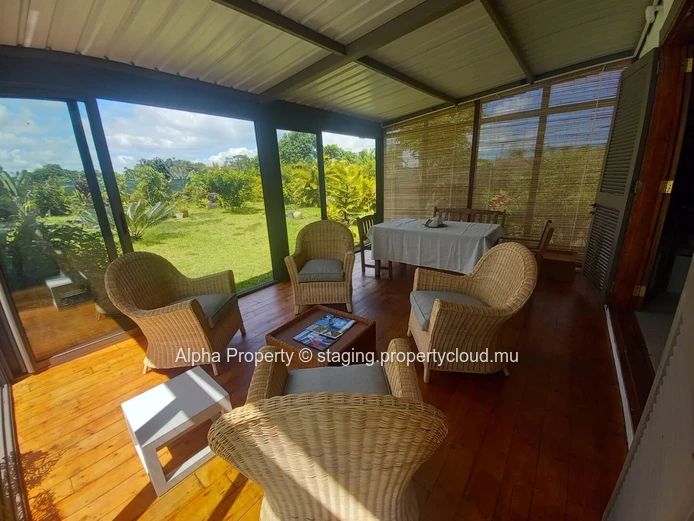 For sale stunning Rustic Home in Verdun, Moka district – 254 m² on a plot of 888 m² 