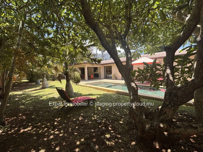 Stunning Villa With Tree-Lined Garden, Slate Swimming Pool And Outbuilding In Péreybère