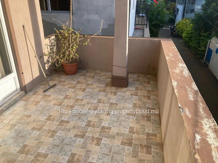 Enjoy a Convenient and Comfortable Location in Ébène!