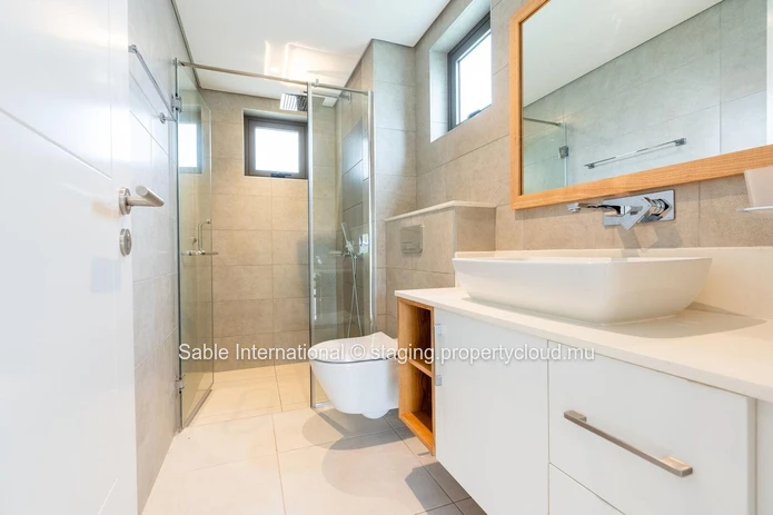 Luxurious Apartment with Private Pool & Sea Views in Pointe aux Canonniers