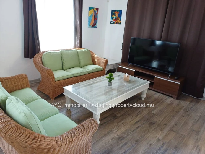4 bedrooms townhouse with common pool in Grand Bay center