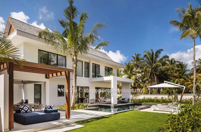 Belle Mare - Sublime 4 bedroom villa with sea access