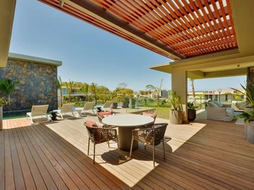 4 Bedroom Villa