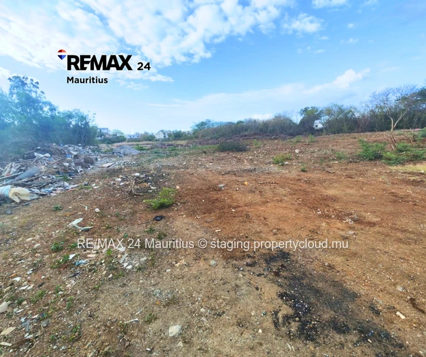 Expansive Grand Baie plot with development potential, near amenities and an exceptional lifestyle.