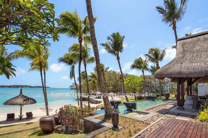 Exclusive Beachfront Villa Connected to a Prestigious 5-Star Resort