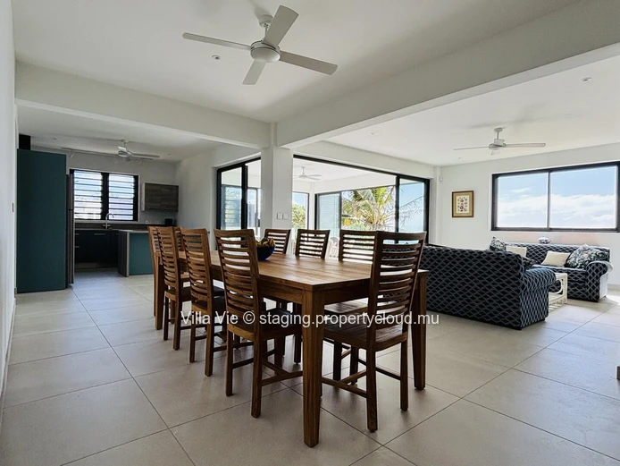 Poste Lafayette - Beautiful 3-bedroom en-suite beachfront apartment