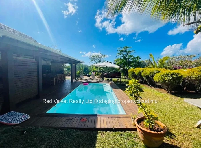 Luxurious Beachfront Villa for rent in Riviere Noire - Rs 150,000/Month (Negotiable)