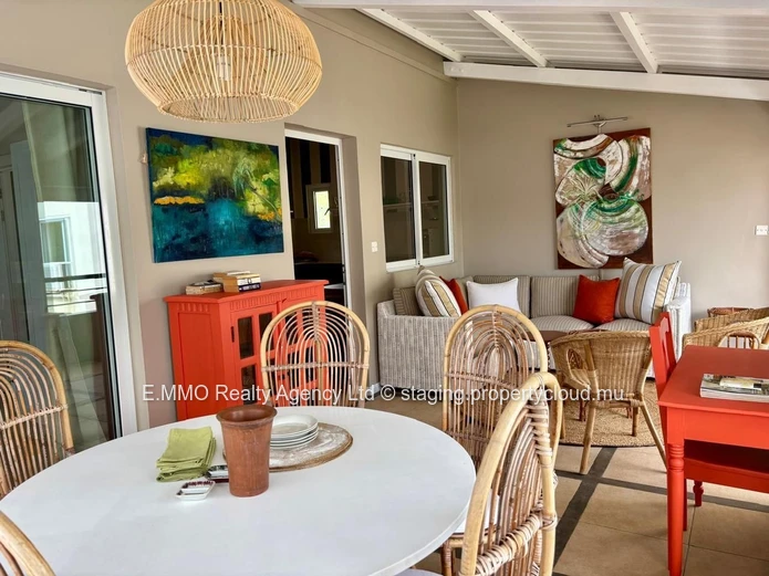 Penthouse meublé à vendre à Bain Boeuf – 2 chambres – À 2 minutes de la plage