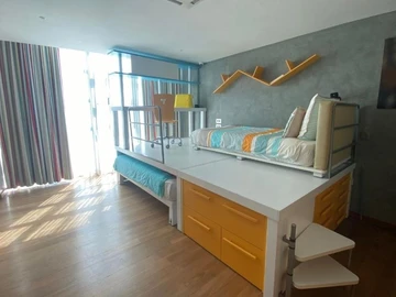 6 Bedroom Apartment