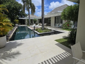 5 Bedroom Villa