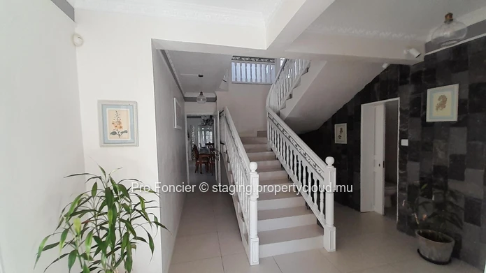 House for sale in Curepipe - Fully equipped and furnished. (Sole Mandate)